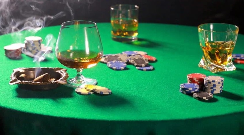 whether players should consume alcohol while playing poker